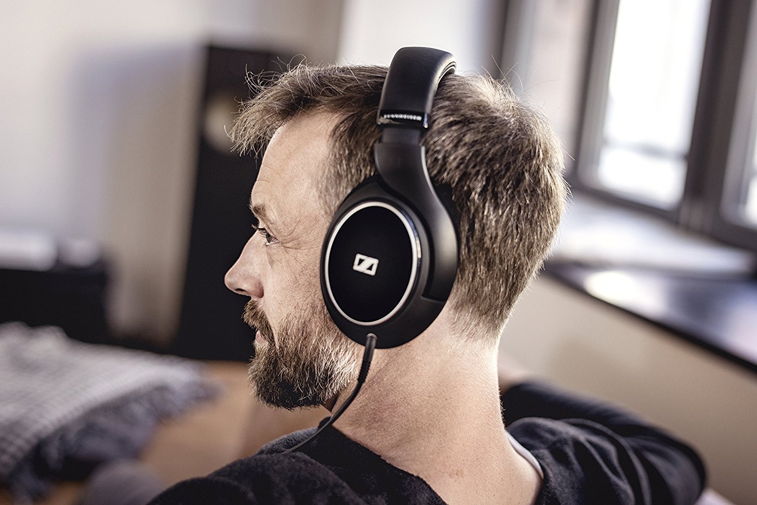 Top 9 Best Closed Back Headphones Under $200 in 2021 - Reviews and Comparison